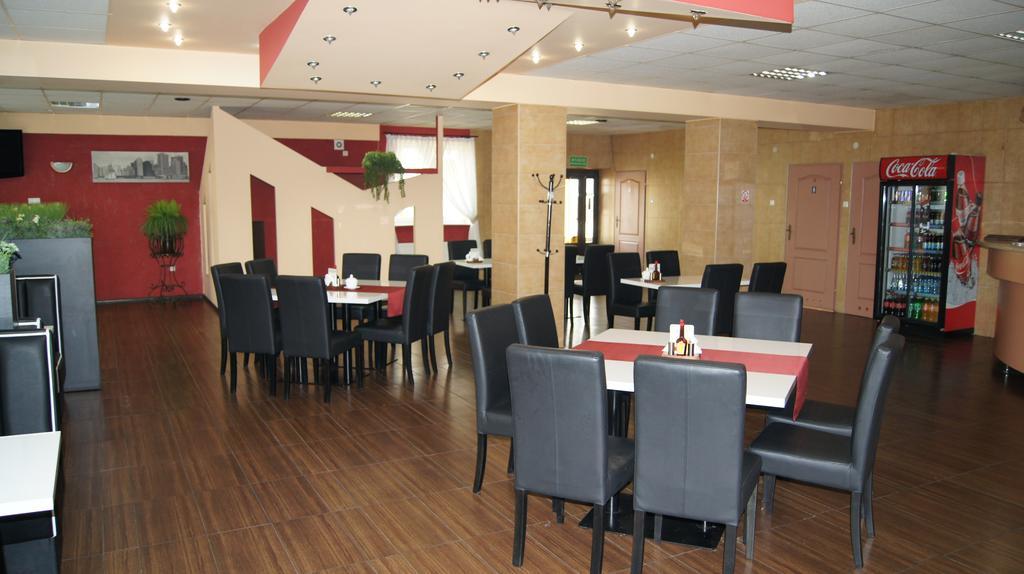 Łomża 法多姆旅馆酒店 外观 照片
